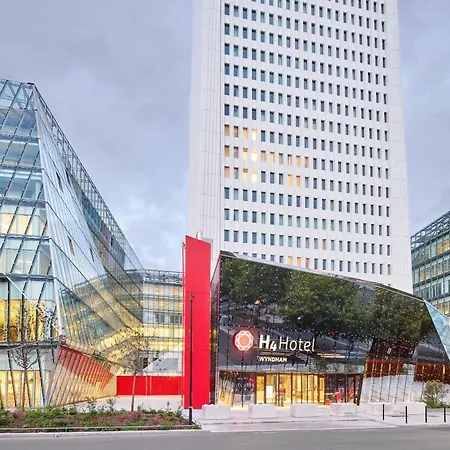 H4 Wyndham Paris Pleyel Hotel