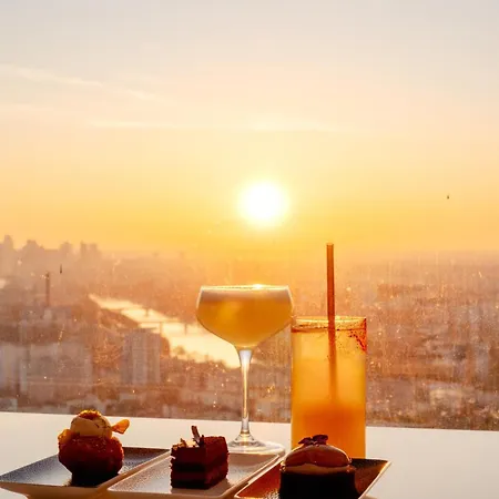 Hotel H4 Wyndham Paris Pleyel 4*