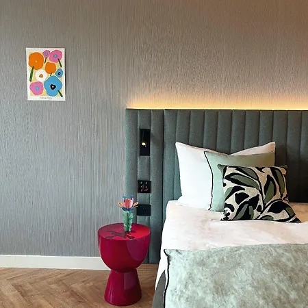 Hotel H4 Wyndham Paris Pleyel 4*