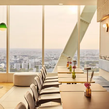 Hotel H4 Wyndham Paris Pleyel 4*