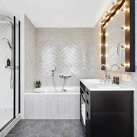 H4 Wyndham Paris Pleyel 4*