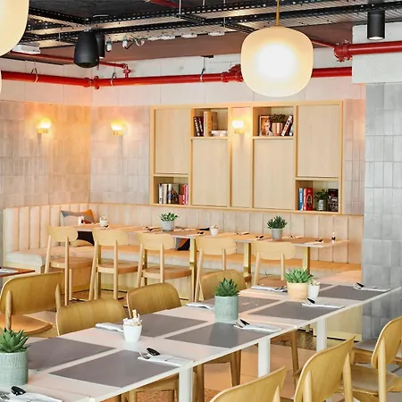 H4 Wyndham Paris Pleyel Saint-Denis-en-Margeride