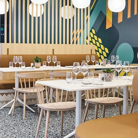 H4 Wyndham Paris Pleyel Hotel Saint-Denis-en-Margeride