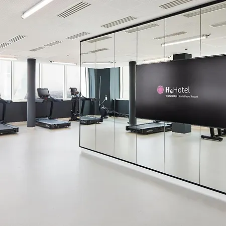 H4 Wyndham Paris Pleyel Hotel Saint-Denis-en-Margeride
