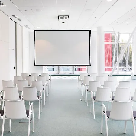 H4 Wyndham Paris Pleyel 4* Saint-Denis-en-Margeride