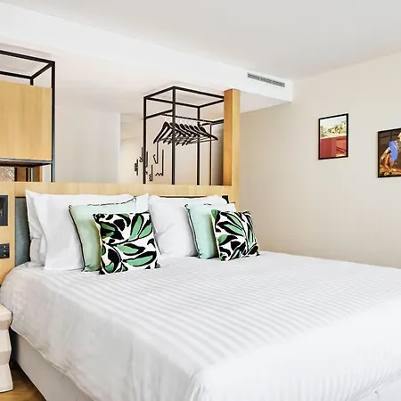 H4 Wyndham Paris Pleyel Hotel 4*
