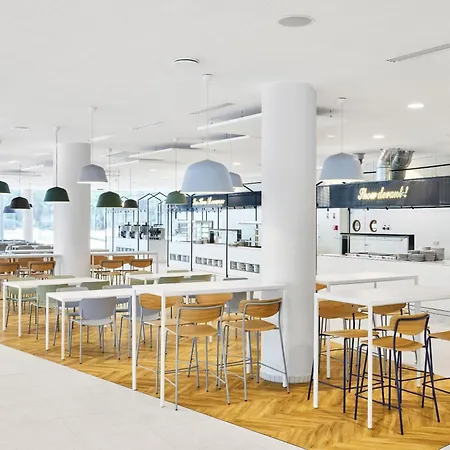 H4 Wyndham Paris Pleyel Hotel