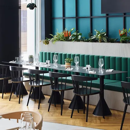H4 Wyndham Paris Pleyel Hotel 4*