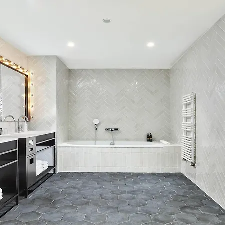 Wyndham Paris Pleyel Hotel Saint-Denis (Seine-Saint-Denis)