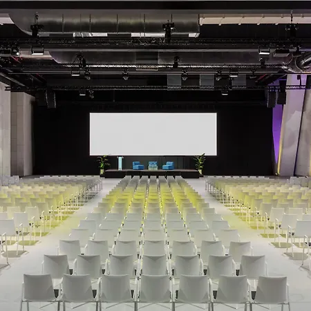 Wyndham Paris Pleyel Hotel
