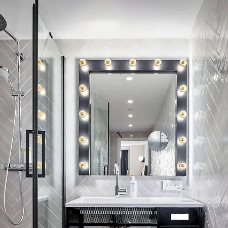 Wyndham Paris Pleyel Hotel 4*